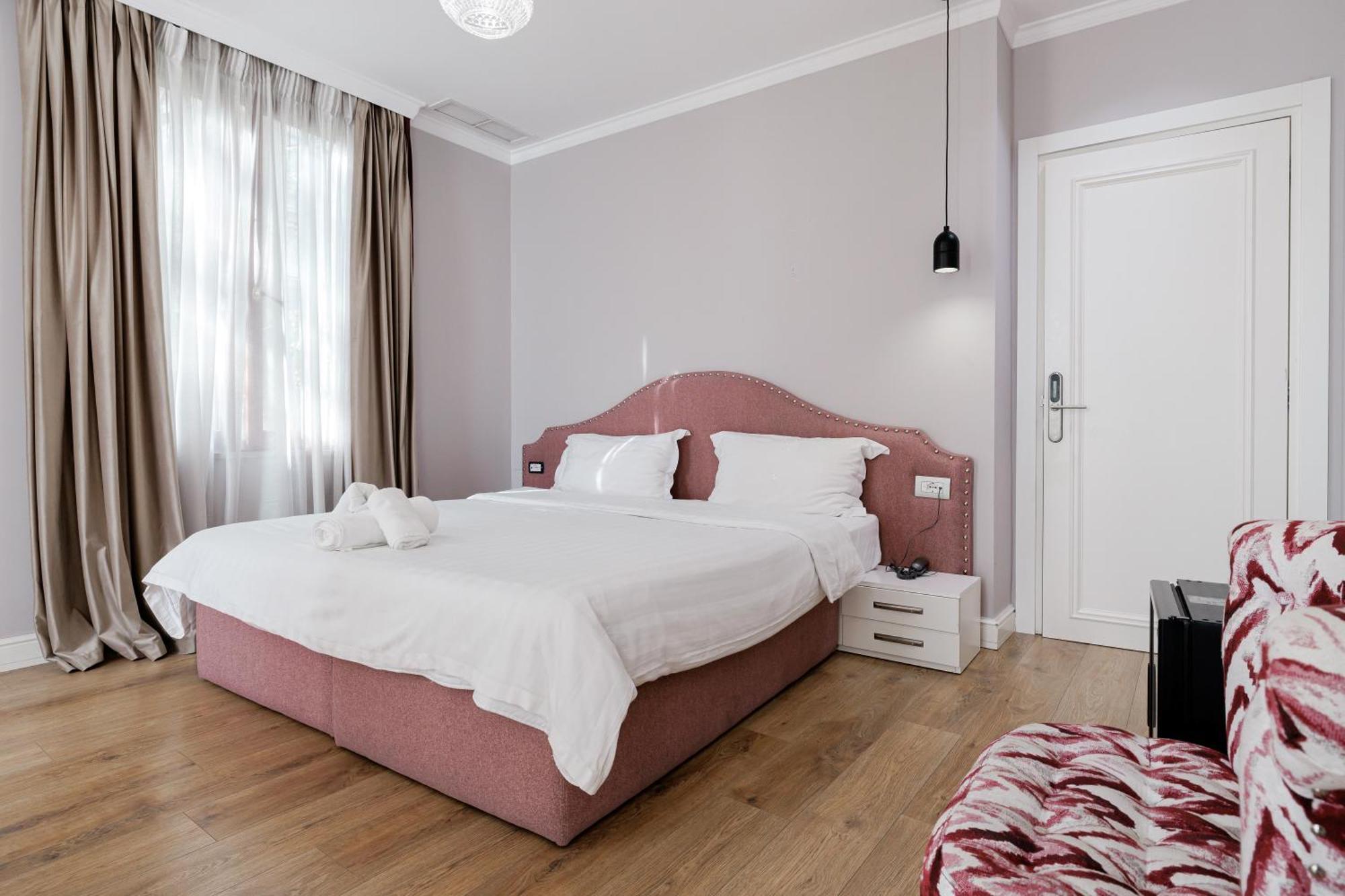 Boutique Hotel Whisky Tirana Zewnętrze zdjęcie